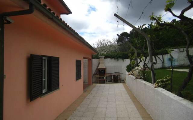 Villa With 4 Bedrooms in Provesende, With Wonderful Mountain View, Pri