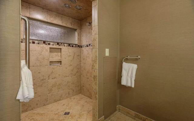 Comfort Suites