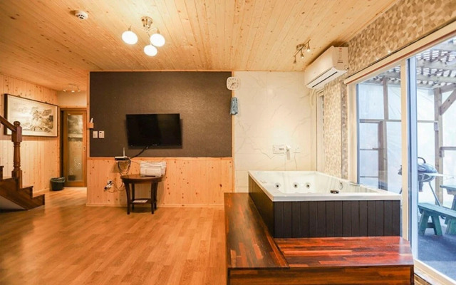 Inje Baekdam Rainbow Pension