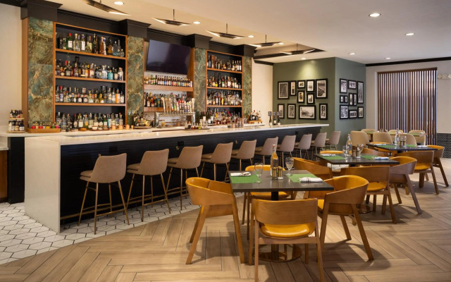 DoubleTree by Hilton Houston Westchase