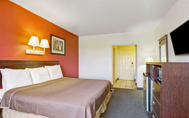 Howard Johnson by Wyndham Galveston