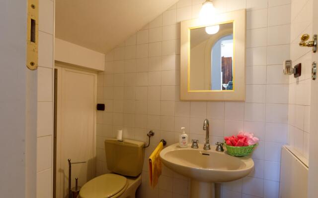 Vr-c943-fond0at - Torre dei Malaspina 6 1