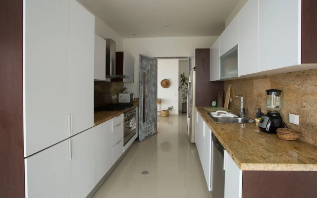 Condominio frente al mar  Morros Epic.