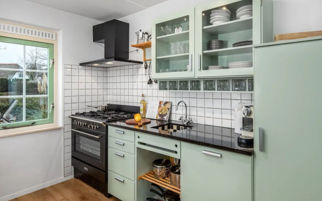 Tatched Villa With Dishwasher, 1 km From the Beach