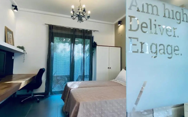 Small Gem Studio Athens, next to metro nomismatokopeio