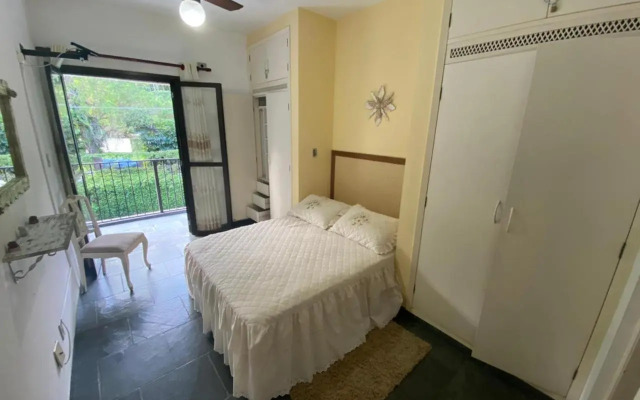 Confortável Apto.Com Piscina para 8 pessoas-Ubatuba-Enseada