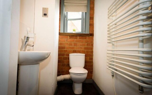 Karah Suites - Gloucester Docks