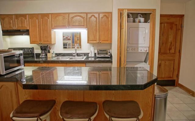 Lion Square Lodge #277 - 2 Br Apts