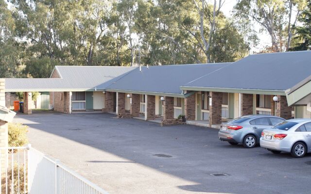 Homestead Motor Inn & Apartments
