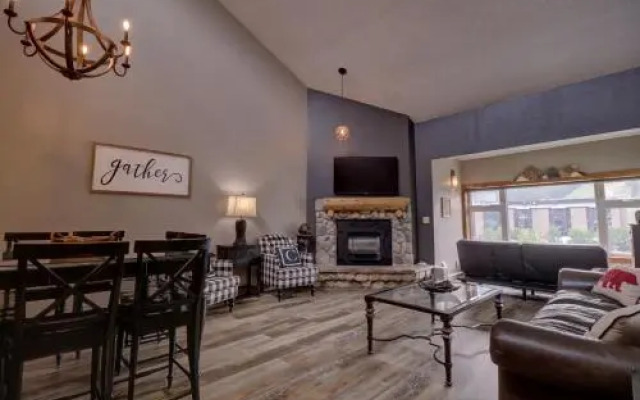 Large, Welcoming Condo With Incredible Views - WL406 by Redawning