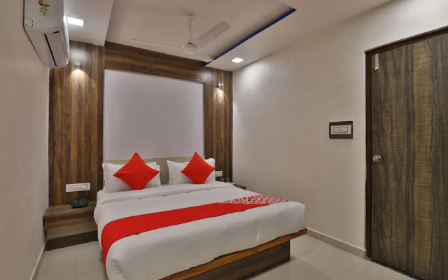 OYO 26476 Hotel Meridan Palace