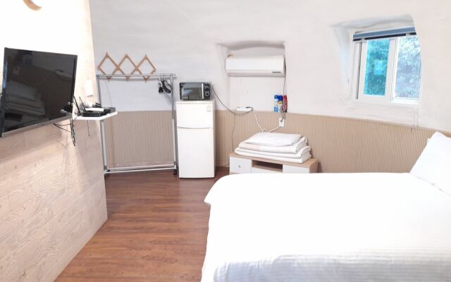 Lime Orange Vill Pension