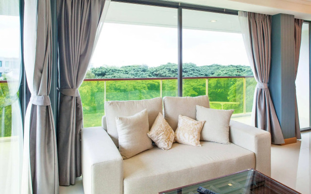 Rocco Hua Hin Beach Seaview
