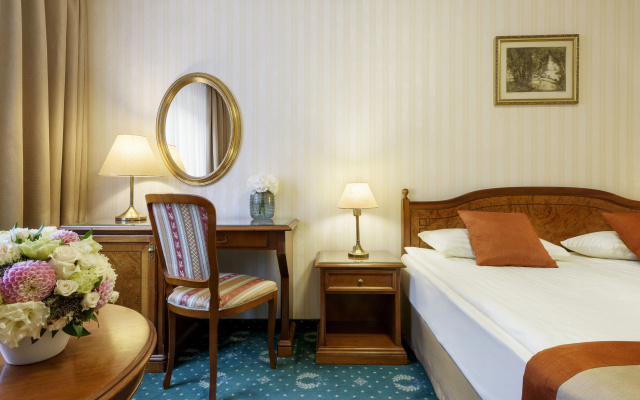 Danubius Hotel Astoria City Center - Image 5