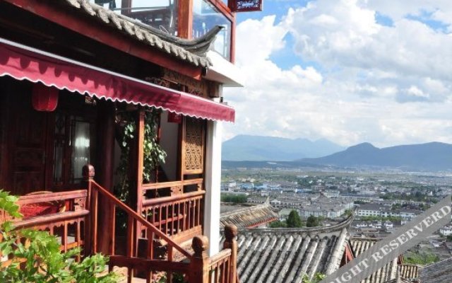 Lijiang Qingpu Inn