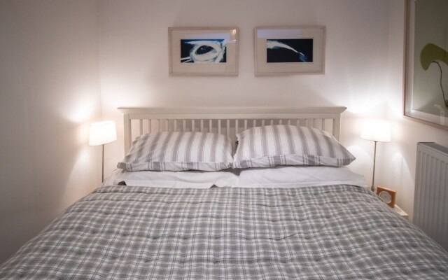 2 Bedroom Apartment in Georgian New Town