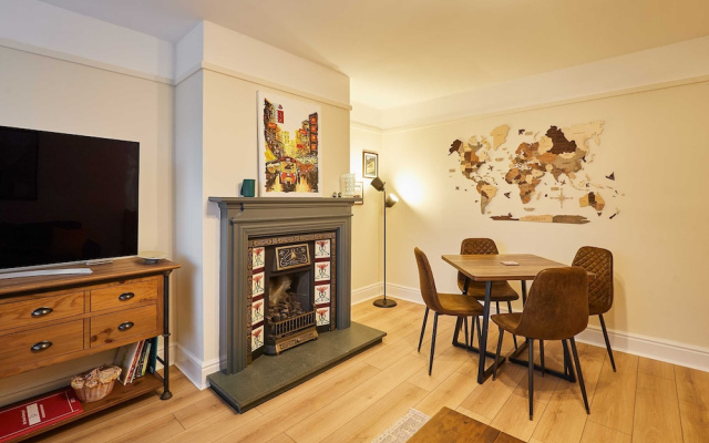 Host Stay Bridge Court