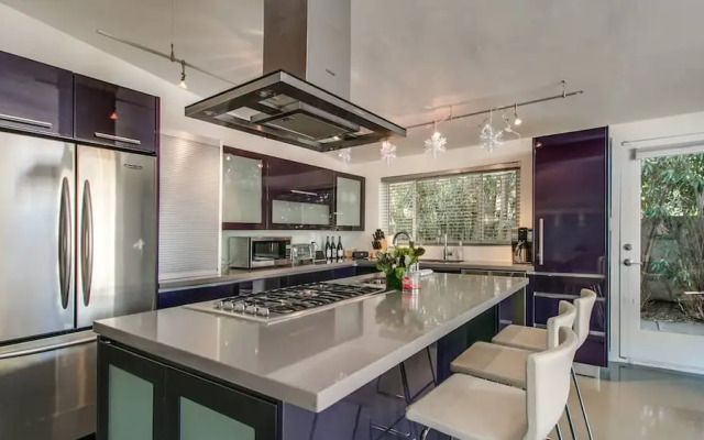 Mid-century Modern W/backyard Oasis, Putting Green