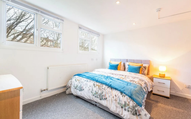 Stunning 5-bed Maisonette in Bristol