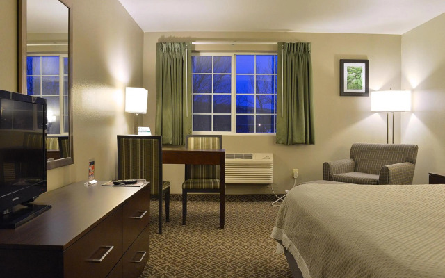 Hilltop Inn by Riversage