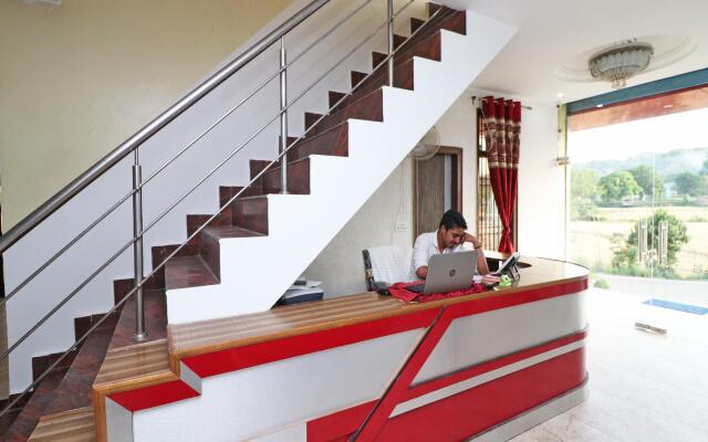 OYO 37345 Hotel Saffron Living