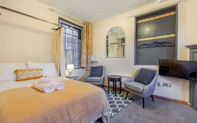 Host Stay Merchant House Studio