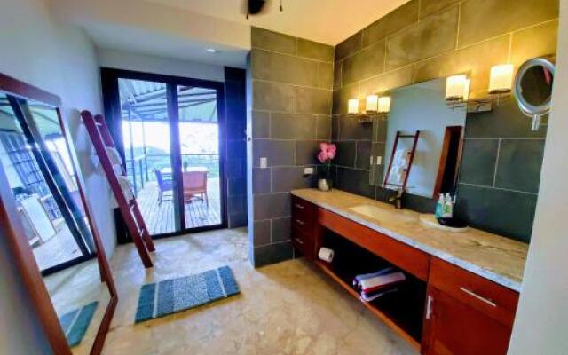 Whale's Tail Ocean View Luxury Suites