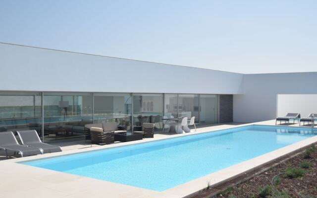 Morden Archictectural Villa In Lisbon