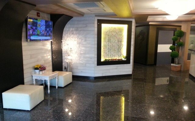 MJ Hotel