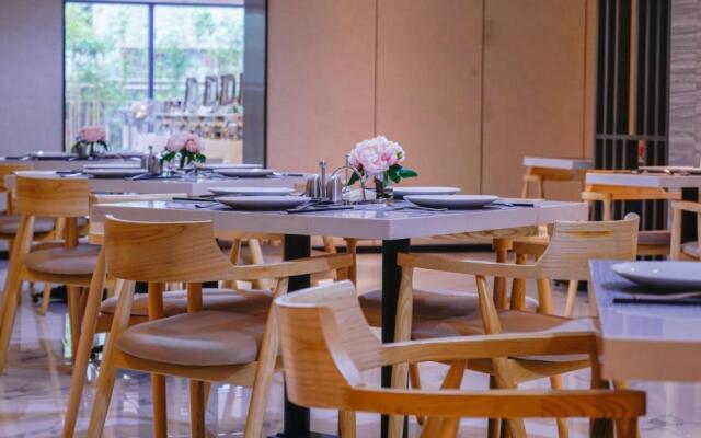 Paco Hotel Tiyuxilu Metro Guangzhou-Free Shuttle Bus during Canton Fair