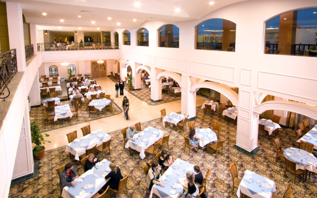 Titanic Palace - Families and Couples only