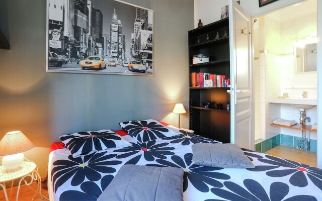 Amazing Holiday Home With Pool in Aix-en-provence