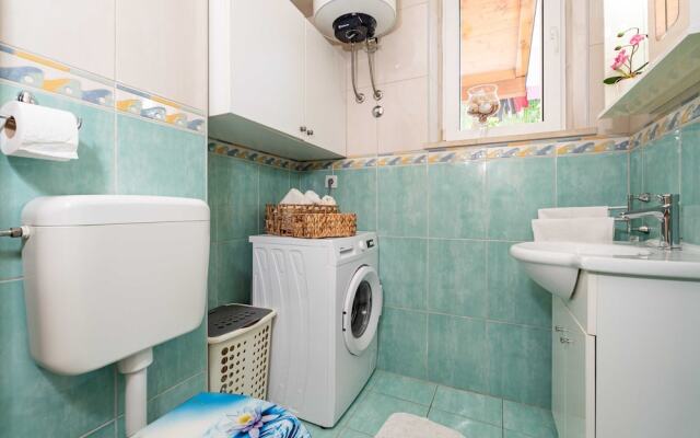 Apartments & Room Frane