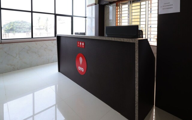 OYO 16537 Guru Comforts