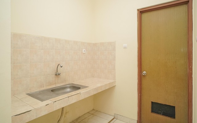 RedDoorz near RS Patria IKKT
