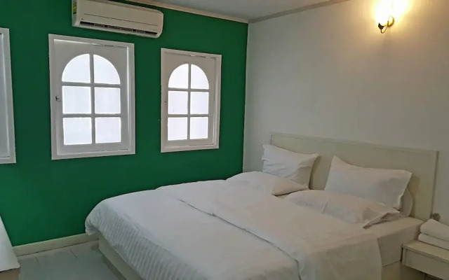Mr.sea in Bangkok