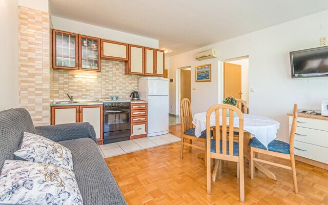 Stunning Apartment in Banj With Wifi and 2 Bedrooms