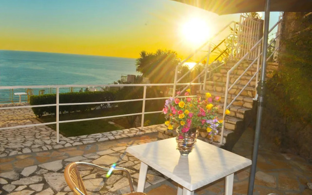 Studio Apartments Maria With Pool - Agios Gordios Beach