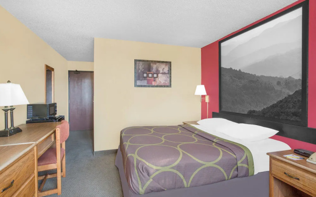 Super 8 Roanoke VA