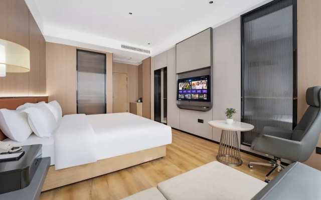 Wanzai Yijia La Maison Hotel