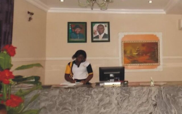 Sheriffyt Royale Hotel and Suites