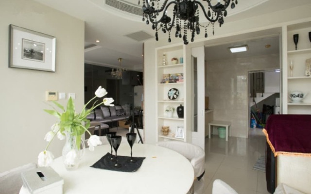 Jhouse Hongqiao Overlay Villa