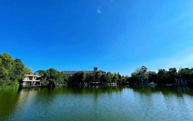 Jinlong Holiday Hotel