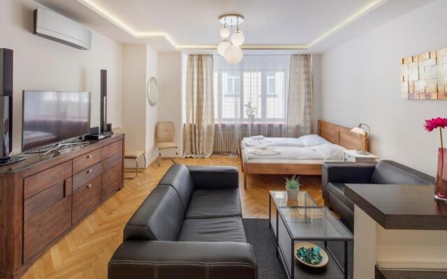 Selinor Old Town Apartments