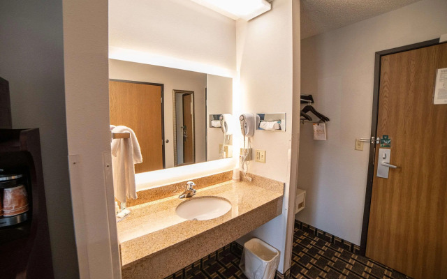 Quality Inn & Suites Watertown near Prairie Lakes Ice Arena