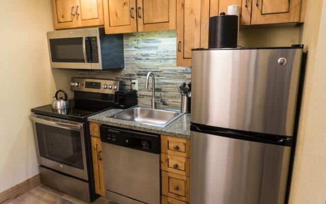 Updated Studio w Full Kitchen Spacious Living Room by RedAwning