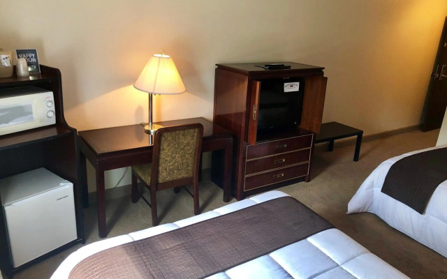 Bicentennial Inn