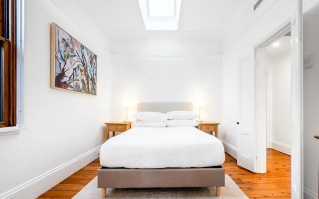 Delightful 4-bed Home Near Centennial Park – Guest Rooms – Sydney