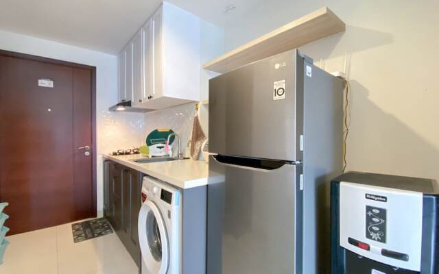 Modern Classic Studio At West Vista Apartment