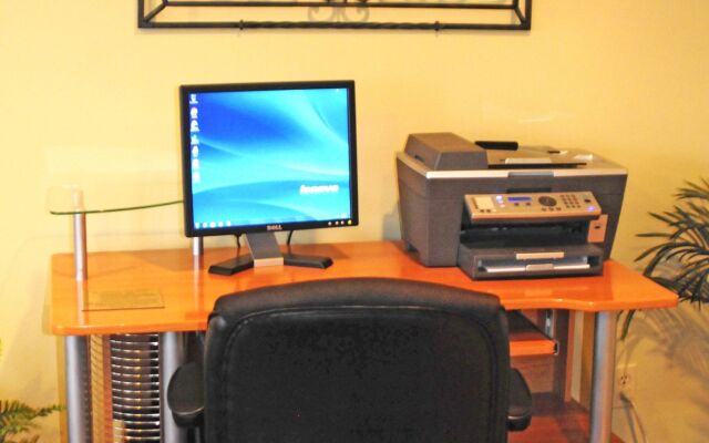 Whispering Hills Inn